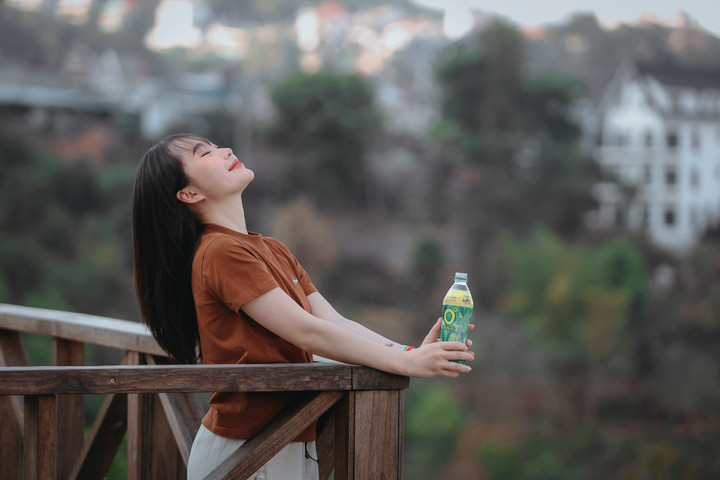 Ngoài lương thưởng, nhiều bạn trẻ đang tìm sự cân bằng giữa công việc và cuộc sống, có những giây phút thư thái với chai Trà Xanh Không Độ để giải tỏa căng thẳng, mệt mỏi.