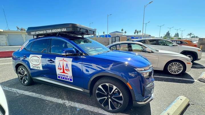 Chiếc VF 8 anh Thịnh sử dụng trong hành trình vòng quanh nước Mỹ. (Ảnh Facebook nhân vật)