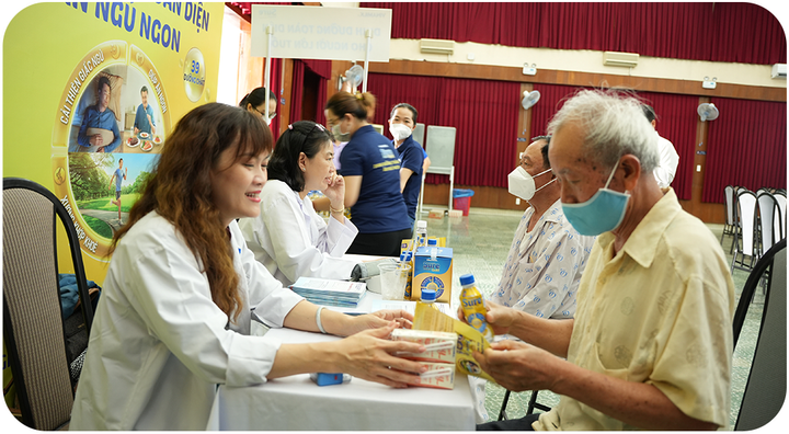 Người cao tuổi đang chiếm tỷ lệ ngày càng lớn tại Việt Nam.