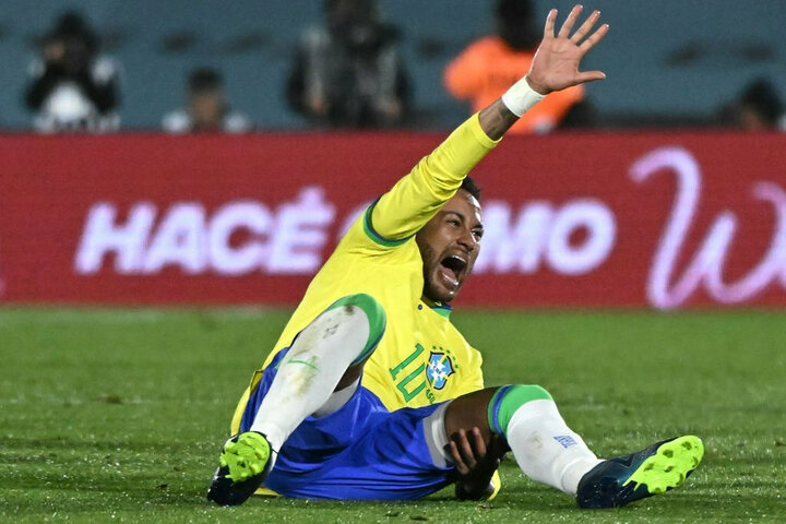 Neymar chấn thương, Brazil thua Uruguay
