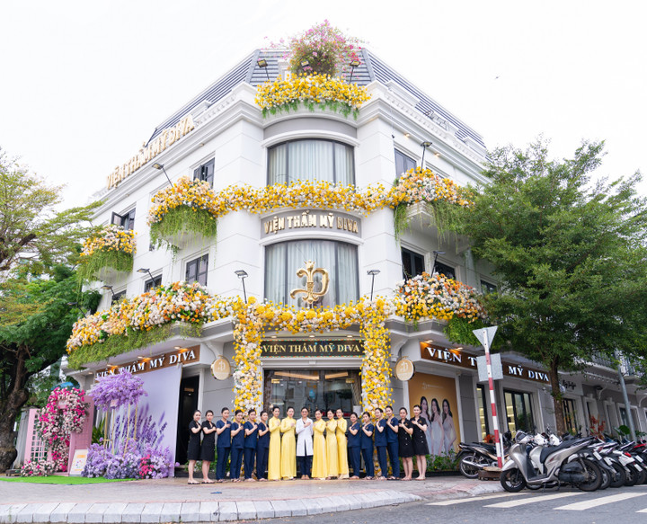 Viện thẩm mỹ DIVA ngập tràn sắc hoa ngày Phụ nữ Việt Nam.