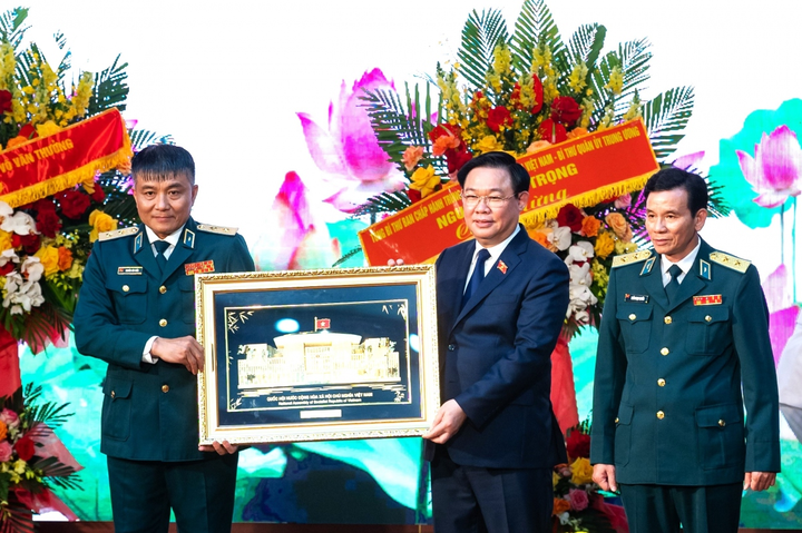 Xây dựng Quân chủng Phòng không - Không quân tinh, gọn, mạnh, tiến lên hiện đại - 11