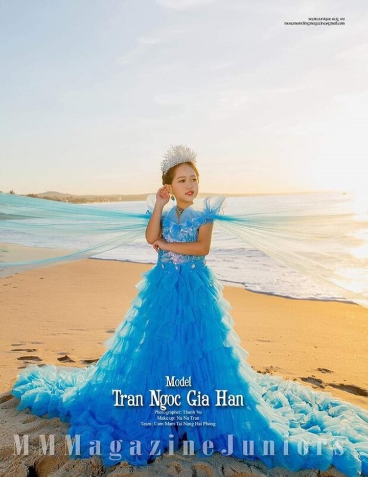 Gia Hân từng xuất hiện trên tạp chí MMM Mỹ.