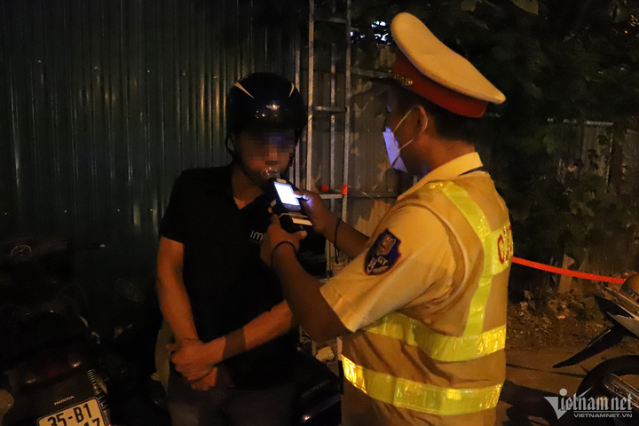 Tài xế N.Đ.T. vi phạm nồng độ cồn ở mức 0,350 mg/L khí thở.