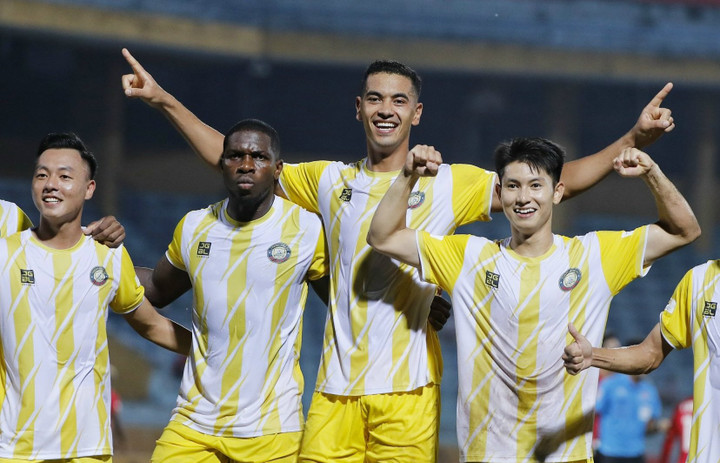 Trực tiếp bóng đá Thanh Hoá 2-2 Hồng Lĩnh Hà Tĩnh: Bóng dội xà ngang - 2