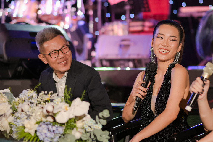 Nhạc sĩ Quốc Bảo và "nàng thơ" Trini.