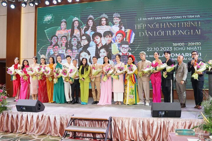 Lễ ra mắt sản phẩm mới.