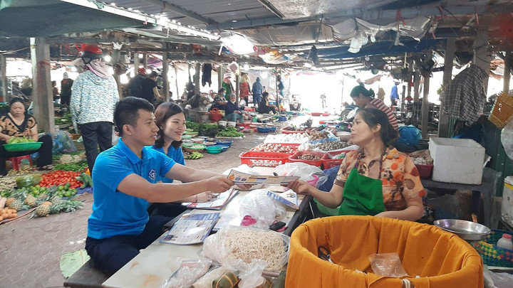 Công tác truyền thông tiếp tục được triển khai đa dạng, dưới nhiều hình thức (Ảnh: BHXH Hà Tĩnh).