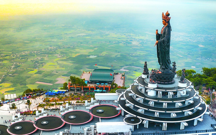 Núi Bà Đen, Tây Ninh.