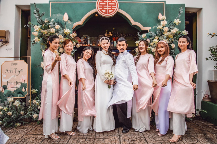 Diễn viên 'Bụi đời chợ Lớn' khóc như mưa khi cưới vợ hoa khôi sau 13 năm yêu - 8