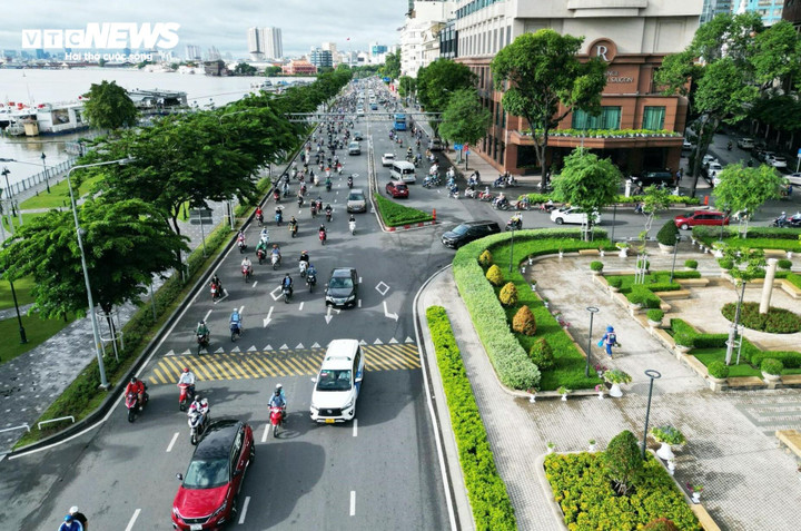 Thời tiết tại TP.HCM hôm nay 25/10, có lúc có mưa rào và dông vài nơi, trưa chiều trời nắng gián đoạn.