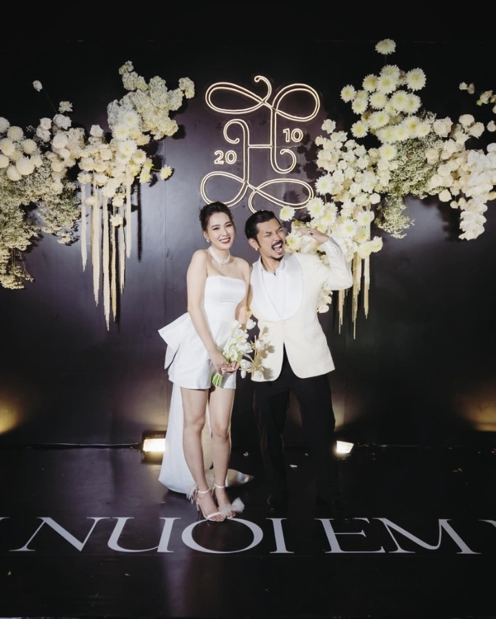 Nguyễn Quỳnh Ánh Tuyết - vợ nam diễn viên Hà Hiền - là Hoa khôi Đại học Hutech 2015. Cô sở hữu nhan sắc xinh đẹp, vóc dáng gợi cảm. Hà Hiền chia sẻ cặp đôi đã vượt qua nhiều thử thách và sẵn sàng tiến đến hôn nhân. Trước đó, Ánh Tuyết bất ngờ khi được bạn trai cầu hôn, cô xúc động bật khóc, đồng ý về chung một nhà với nam diễn viên.