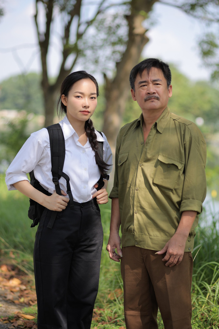 Phương Thủy và nghệ sĩ Thanh Dương trong MV.