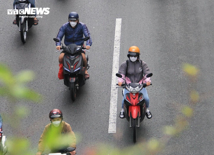 Thời tiết tại TP.HCM hôm nay 24/10, nhiều mây, trưa và chiều trời nắng. (Ảnh minh họa)