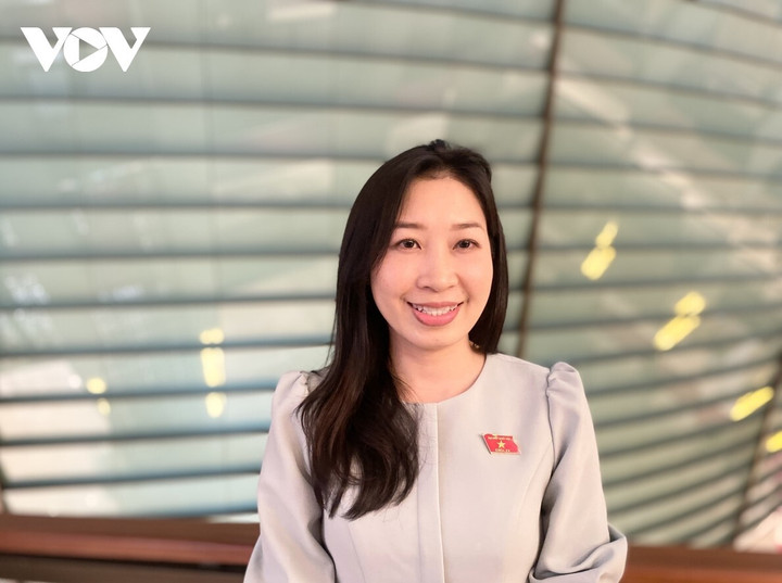 Đại biểu Hoàng Thị Thanh Thuý (Phó trưởng đoàn ĐBQH tỉnh Tây Ninh)