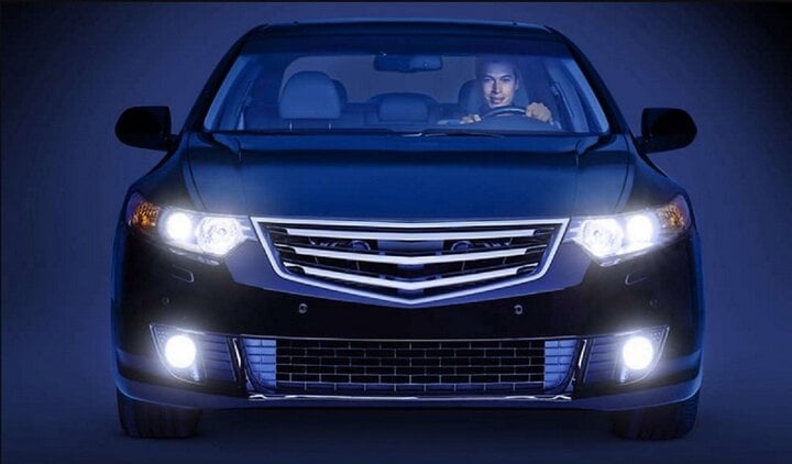 Độ đèn pha giúp cho xe thêm sáng, tài xế chủ động xử lý tình huống. (Ảnh minh họa)
