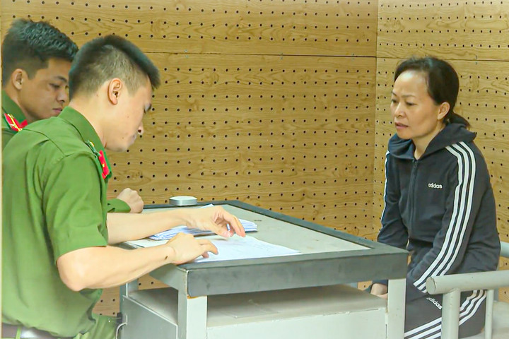 Hà Thị Thi tại cơ quan điều tra. (Ảnh: CACC).