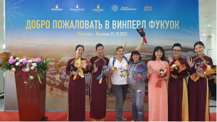 Du khách quốc tế được chào đón nồng hậu tại Phú Quốc.