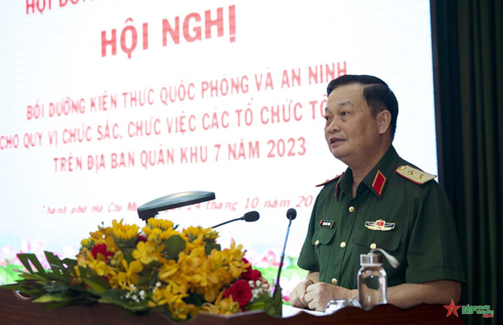 Trung tướng Trần Hoài Trung - Chính ủy Quân khu 7. (Ảnh: QĐND).