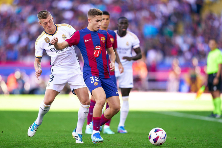 Barca chơi tốt hơn Real Madrid.