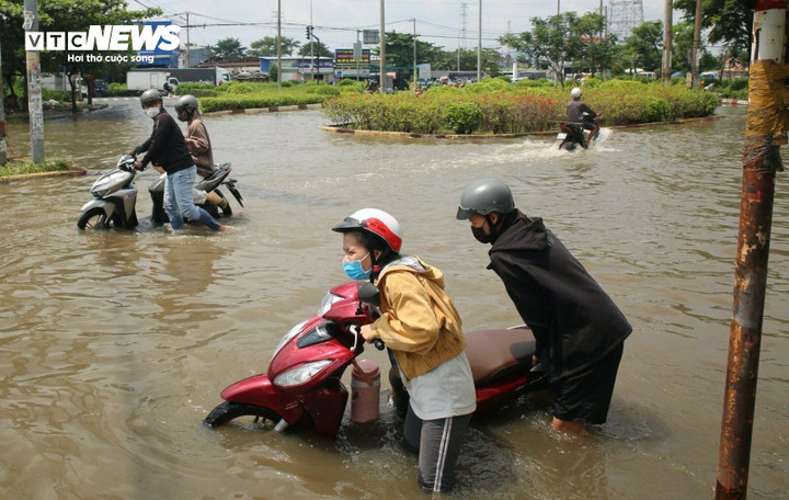 Thời tiết tại TP.HCM hôm nay 28/10, cảnh báo triều cường tại trạm An Phú và Nhà Bè trên mức báo động 3.