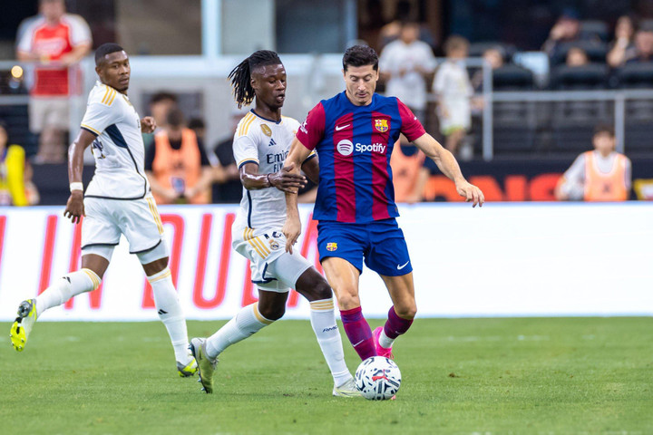 Barca đối đầu Real Madrid.