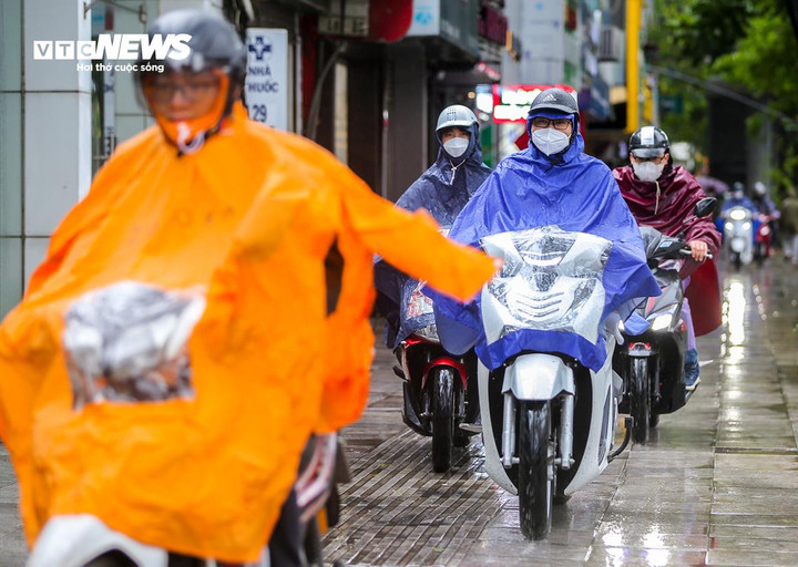 Ngày 29/10, miền Bắc cục bộ mưa to. (Ảnh minh hoạ: Ngô Nhung)