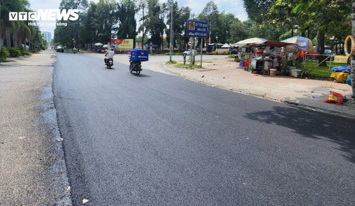 Đường Nguyễn Hoàng sau khi được trải thảm nhựa, dặm vá lại. (Ảnh: UBND TP Thủ Đức)