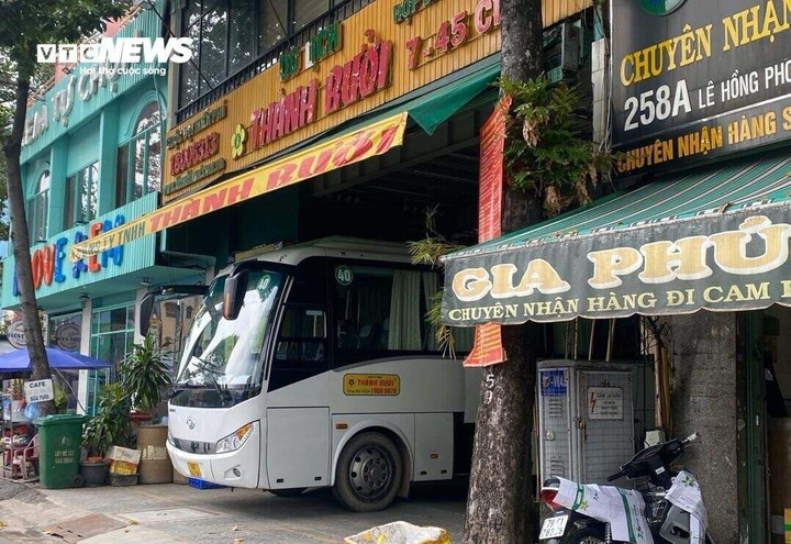 Các chi nhánh xe Thành Bưởi ở TP.HCM đóng cửa, trụ sở chính vắng vẻ.