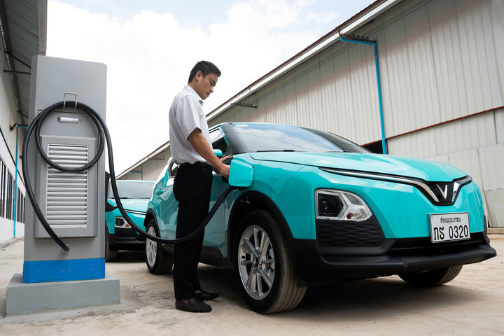 Ngắm trước dàn taxi điện Xanh SM sắp lăn bánh tại Lào - 6