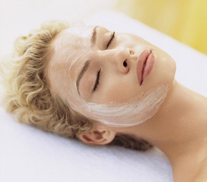 Cách sử dụng mặt nạ ngủ khá đơn giản.