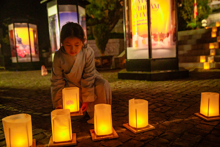 Phật tử về đỉnh thiêng Fansipan dự lễ vía Quán Thế Âm xuất gia - 4