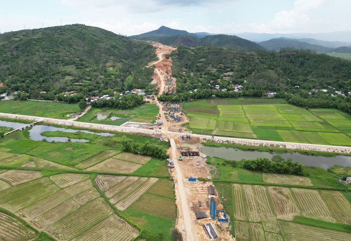 Một đoạn cao tốc Bắc - Nam qua Phú Yên.