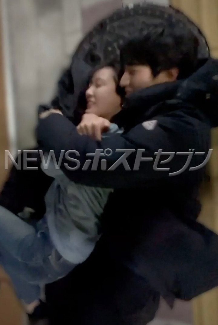 Cặp nam nữ MC bị dừng lên sóng vì lộ video say xỉn, nằm ôm nhau trên đường - 1