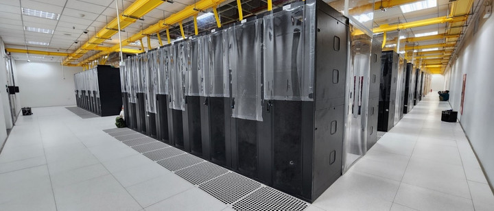 Với việc IDC Hòa Lạc chính thức đi vào hoạt động, hiện VNPT đang sở hữu hệ thống 8 trung tâm dữ liệu lớn và hiện đại bậc nhất Việt Nam.