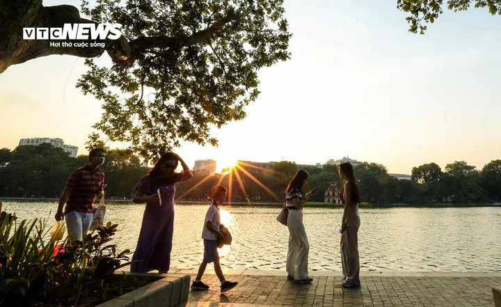 Ngày 5/11, cả nước đón nắng. (Ảnh minh hoạ: Ngô Nhung)