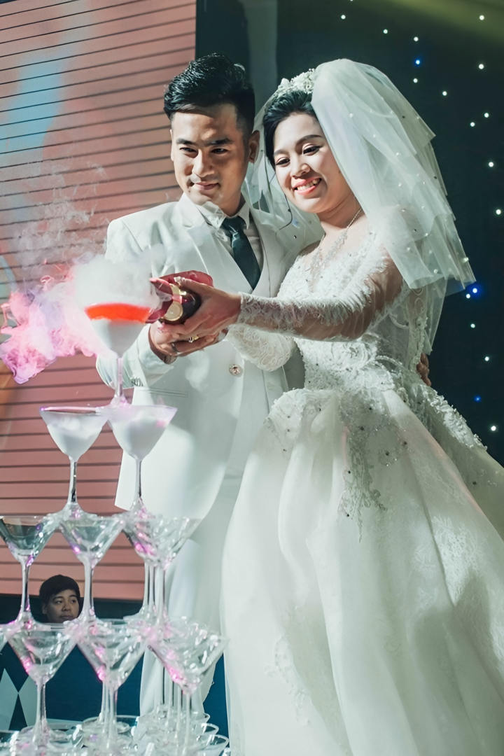 Hồng Phượng kết hôn cùng diễn viên Long Hồ.