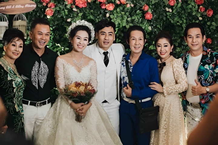 NSƯT Vũ Linh hạnh phúc trong đám cưới của cháu gái.