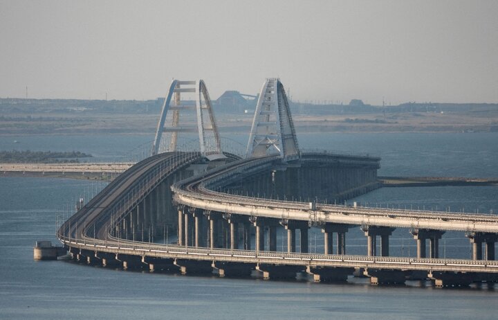 Cây cầu Kerch nối bán đảo Crimea với đất liền Nga. (Ảnh: Reuters)