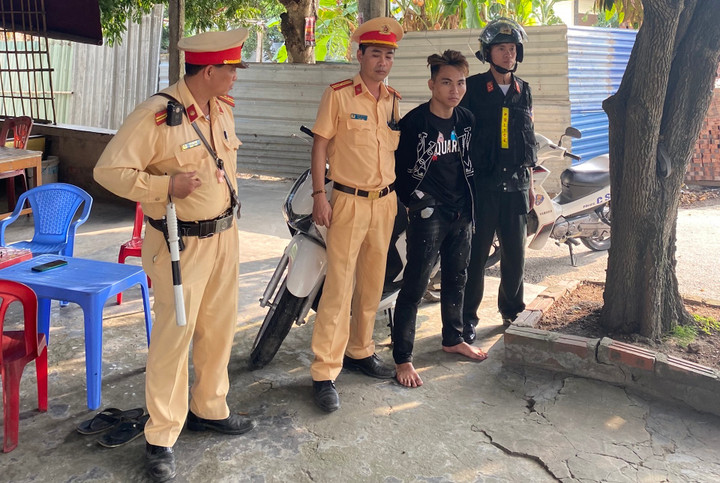 Nguyễn Ngọc Thành bị lực lượng CSGT bắt giữ trên đường bỏ trốn.