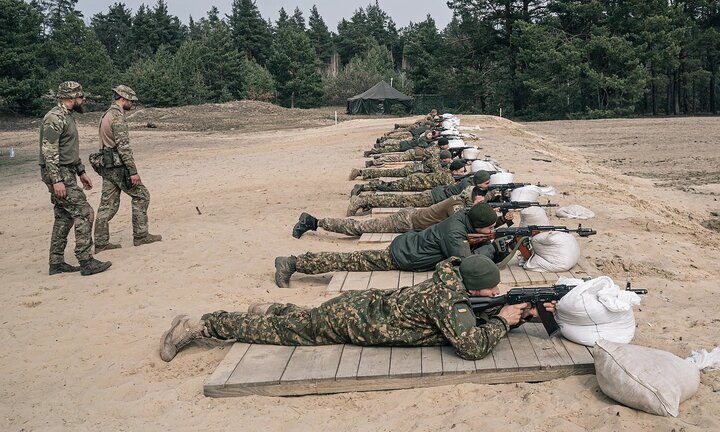 Huấn luyện tân binh Ukraine.