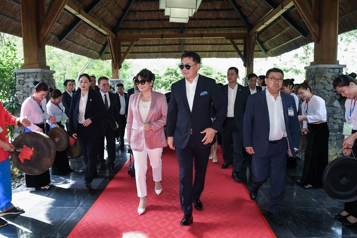 Đoàn Tổng thống Mông Cổ đến lưu trú tại Serena Resort Kim Bôi.