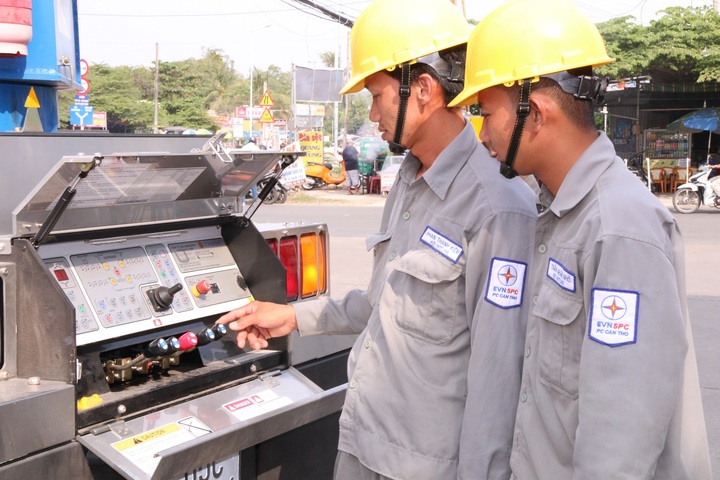 Điện lực miền Nam: Hoàn thành 100% chuyển đổi số 5 lĩnh vực trong tâm - 3