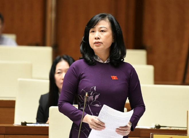 Bộ trưởng Bộ Y tế Đào Hồng Lan trả lời chất vấn trước Quốc hội.