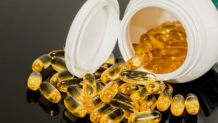 Dầu cá là nguồn cung cấp acid béo omega-3 dồi dào cho cơ thể. (Ảnh minh hoạ: pixabay)