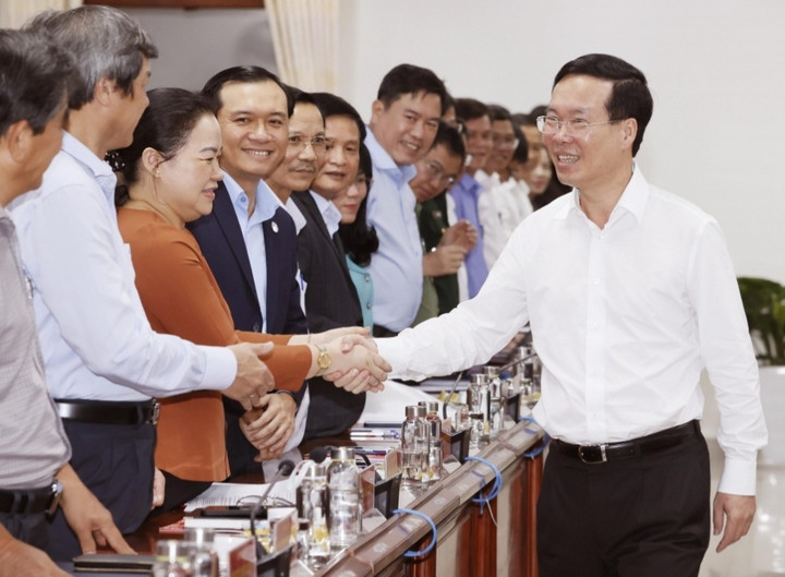 Chủ tịch nước Võ Văn Thưởng gặp gỡ lãnh đạo chủ chốt tỉnh Phú Yên tham dự buổi làm việc