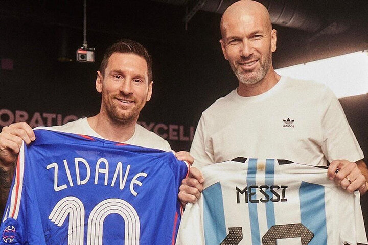 Lionel Messi gặp gỡ Zinedine Zidane trong chương trình giao lưu.