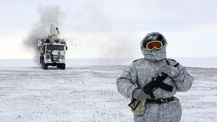 Binh sĩ Nga huấn luyện tại Bắc Cực.