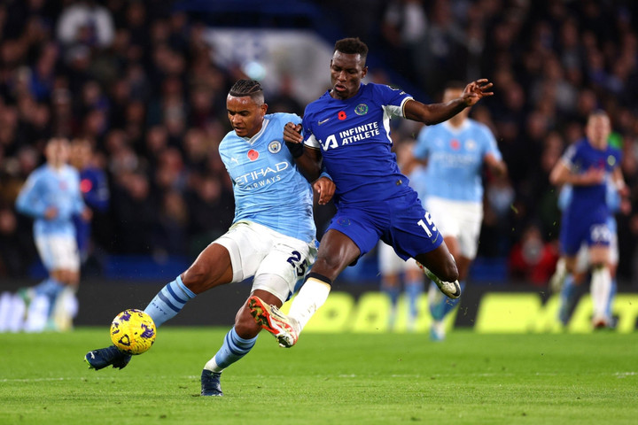 Man City cầm bóng nhiều hơn nhưng không áp đảo. (Ảnh: Getty Images)