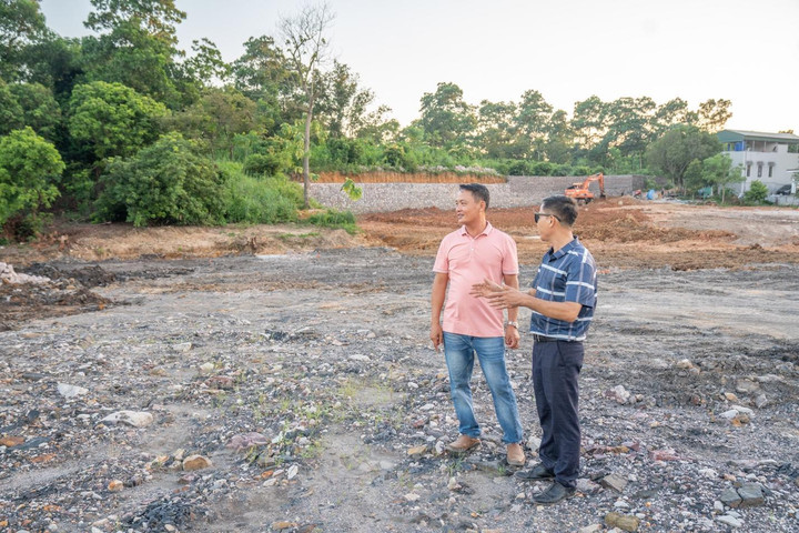 Nhà đầu tư trao đổi cơ hội tại thị xã Đông Triều, lựa chọn đúng sản phẩm, đúng thời điểm với vùng giá tốt sẽ giúp nhà đầu tư thành công.